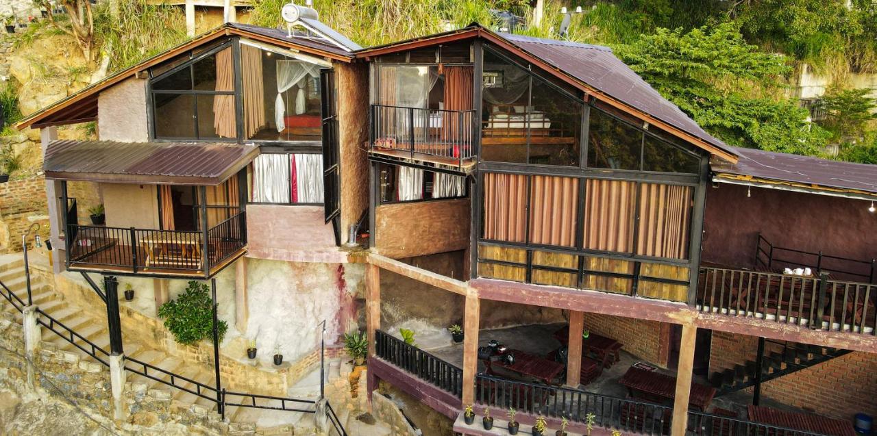 Vila Ella Camelot Exteriér fotografie